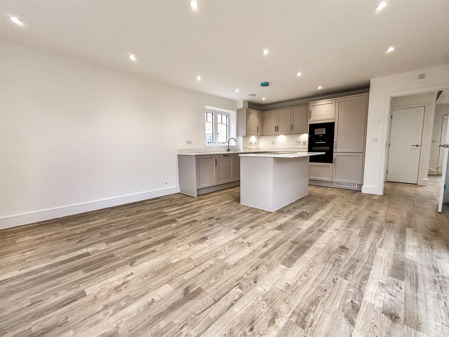 5 bed property in Skylark View, Biggleswade